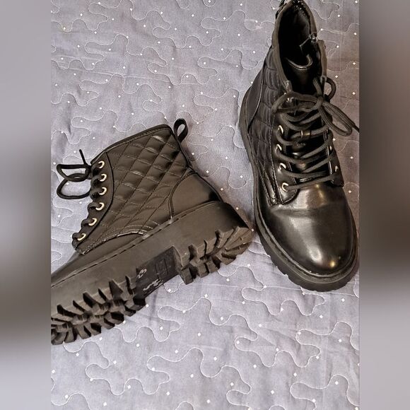 Steve Madden JRockk black lace up boots size 2 - Picture 1 of 7